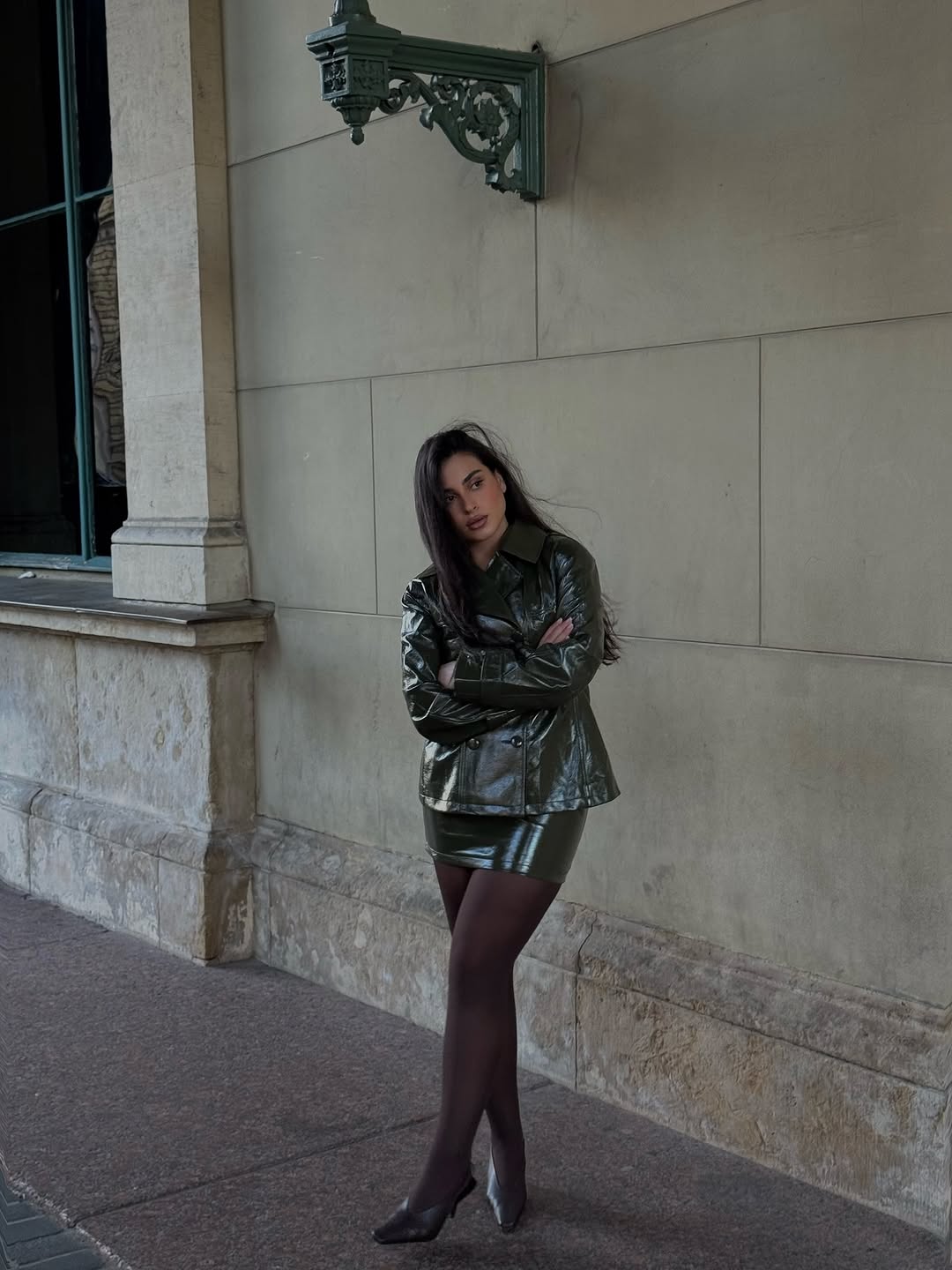 Falda de Cuero Marrón Oscuro,  - Street Fashion Jacket reseña y precio