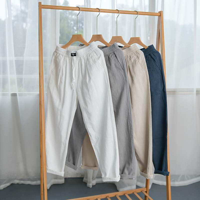 Pantalones rectos casuales de  - Street Fashion News reseña y precio